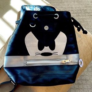 GRADUATION SALE Steam Boat Willy Harvey’s back pack with pull tie closure